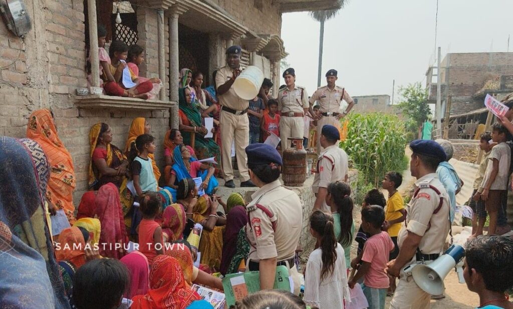 समस्तीपुर में 'अग्निशमन सेवा सप्ताह' के तहत जागरूकता कार्यक्रम आयोजित, माॅक ड्रिल के जरिए सुरक्षा के कई महत्वपूर्ण जानकारी दी गयी 1 IMG 20260418 WA0035