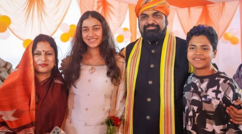 Samrat Choudhary with his wife and kids 1