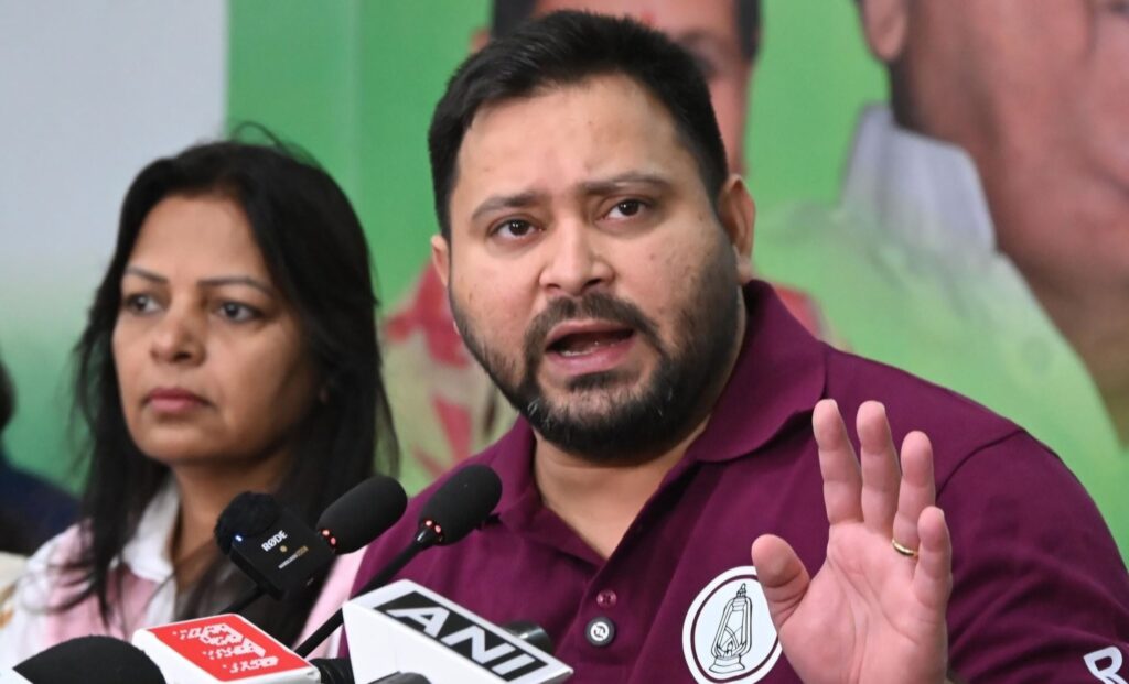 'बिहार सरकार ने करोड़ों महिलाओं के साथ दिनदहाड़े धोखेबाजी की है', तेजस्वी यादव ने पूछा- कब मिलेंगे 2 लाख 1 tejashwi yadav 1761194820120 1761194820308 1776602594049