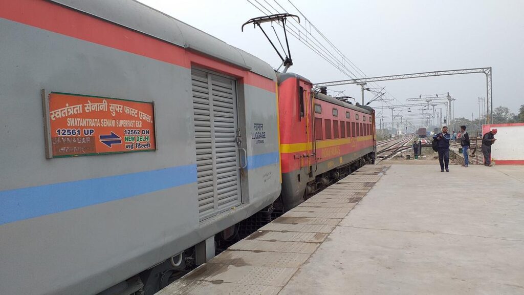 स्वतंत्रता सेनानी एक्सप्रेस के AC कोच से महिला के गहने और रुपये उड़ाए, समस्तीपुर GRP थाने में शिकायत 1 201902081609492138646