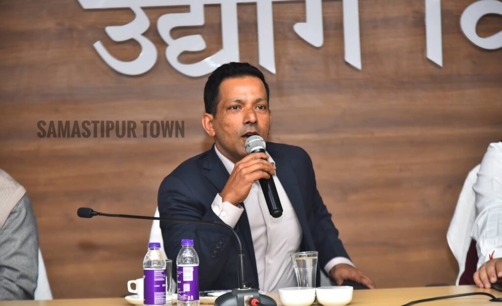 बिहार में 10 IAS अधिकारियों का ट्रांसफर; IAS कुंदन कुमार गृह सचिव बनाए गए; दीपक सिंह राज्यपाल के प्रधान सचिव 1 FB IMG 1764876214310