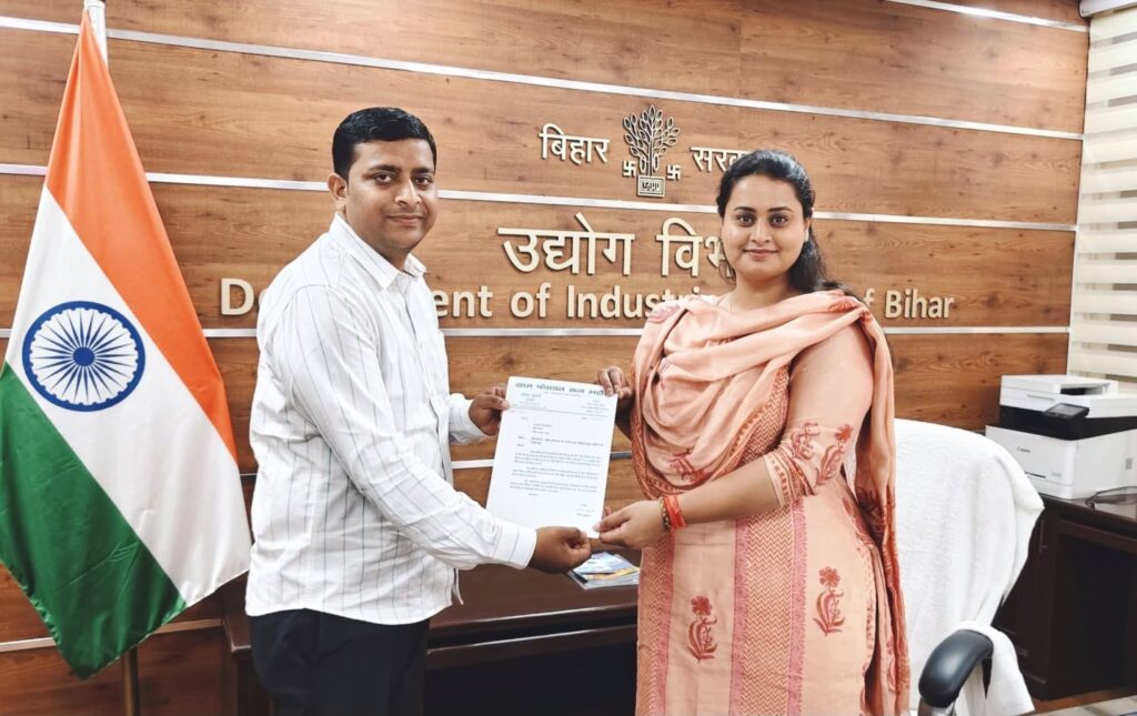 शिवाजीनगर में सर्वसुविधायुक्त स्टेडियम निर्माण की उठी मांग, खेल मंत्री से मिले मुखिया प्रतिनिधि 1 FB IMG 1779449735122