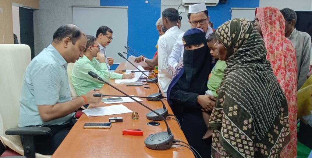समस्तीपुर कलेक्ट्रेट में जनसंवाद कार्यक्रम: DM ने सुनी आमजन की समस्याएं, त्वरित निष्पादन के निर्देश 1 IMG 20260504 WA0024