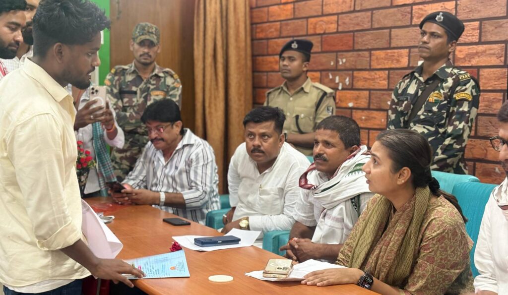 जनता की समस्याओं के समाधान को लेकर समस्तीपुर की सांसद शांभवी चौधरी ने लगाया जनता दरबार 1 IMG 20260517 WA0038