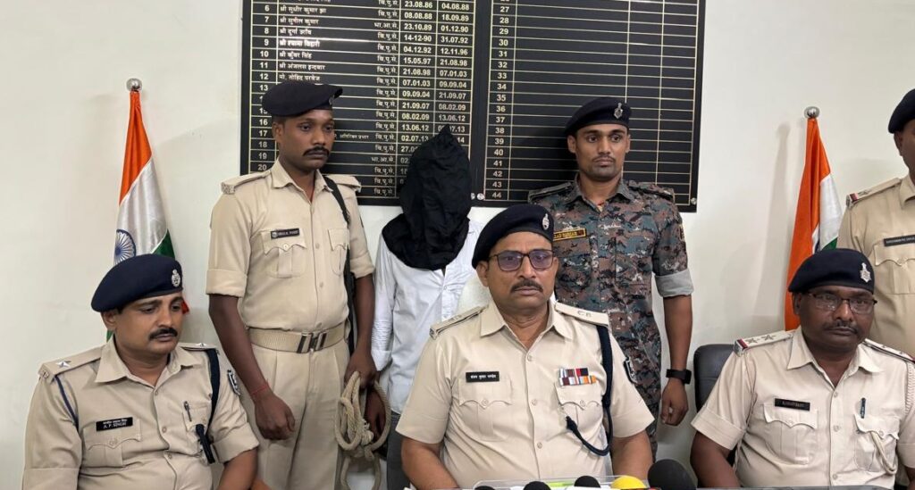 सिर्फ एक हाथ जमीन के विवाद में चचेरे भाई की कर दी ह'त्या, समस्तीपुर पुलिस ने 24 घंटे के भीतर हत्यारे भाई को किया गिरफ्तार 1 IMG 20260530 WA0051