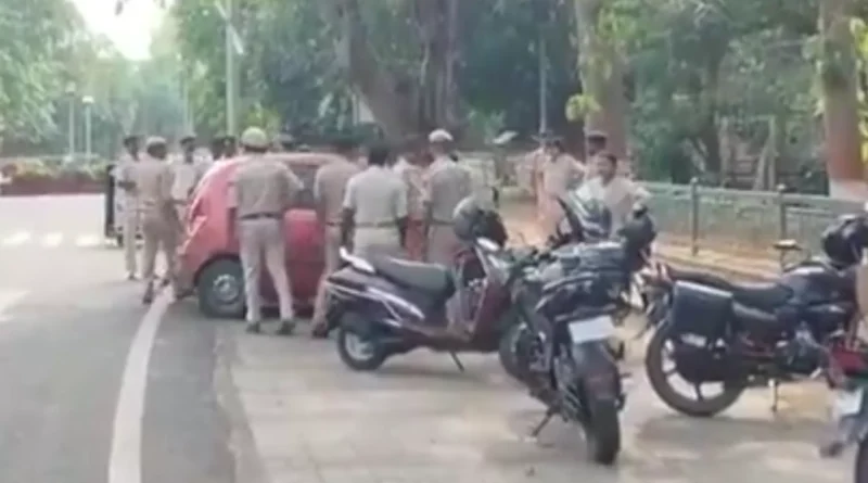 राबड़ी देवी के आवास पहुंची पटना पुलिस, पूर्व सीएम ने कहा था- फोर्स बुला लो, बंगला खाली नहीं करेंगे 1 New Project 1212 9CE5E33