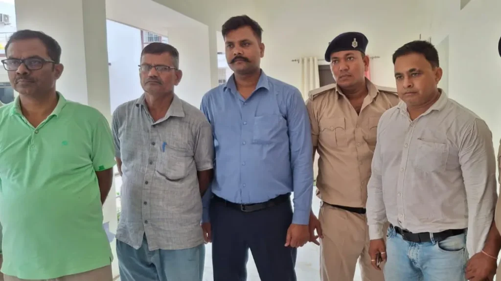 बिहार में भ्रष्टाचार पर एक्शन, बेगूसराय मापतौल कार्यालय का लिपिक रिश्वत लेते गिरफ्तार 1 begusaray 1779709074541