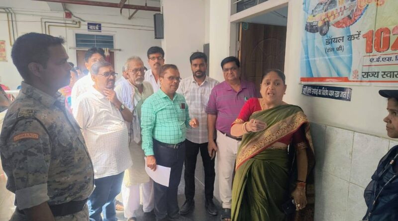 विधायक अश्वमेघ देवी ने ताजपुर अस्पताल का किया निरीक्षण, व्यवस्थाओं का लिया जायजा 1 FB IMG 1781148897318