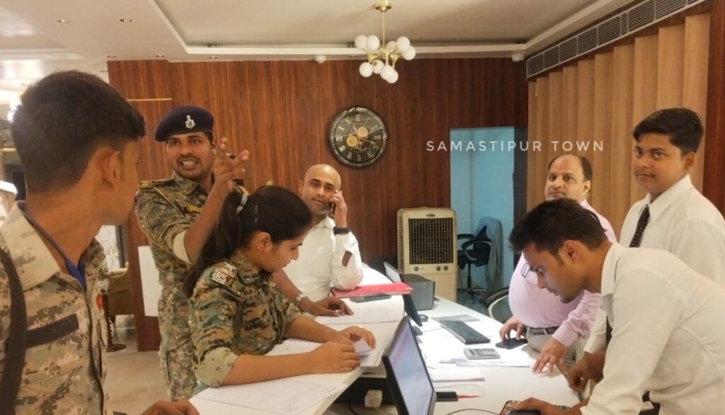परीक्षा में धांधली रोकने को पूरी रात चला सर्च ऑपरेशन, समस्तीपुर पुलिस ने रात भर होटल-लॉज खंगाले, हर गतिविधि पर रही नजर 1 IMG 20260616 WA0052