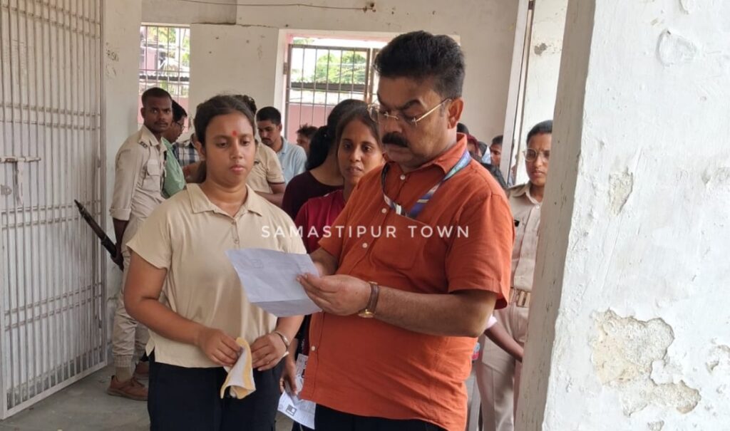 समस्तीपुर में साॅल्वर गैंग से जुड़े परीक्षार्थी रहे अनुपस्थित, सिपाही भर्ती परीक्षा को लेकर अलर्ट रही पुलिस 1 IMG 20260617 WA0119