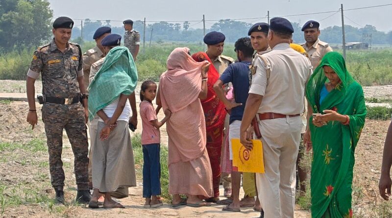 बंगराहा से लापता दो किशोरों की तलाश तेज, SP अरविंद प्रताप सिंह ने घटनास्थल का लिया जायजा, SIT गठित कर जल्द मामले के उद्भेदन का दावा 1 IMG 20260619 WA0030
