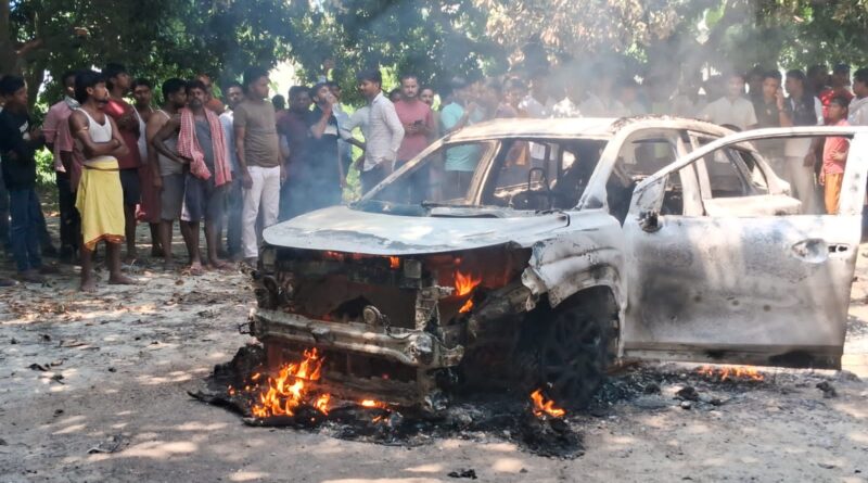 समस्तीपुर में पैसों के विवाद में दोस्त को कार में बंद कर पीटा, युवक शीशा तोड़कर निकला और लगा दी आग 1 IMG 20260624 WA0250