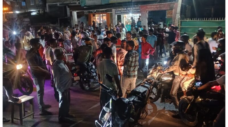 औद्योगिक क्षेत्र स्थित मुर्गी दाना फैक्ट्री में करंट की चपेट में आने से बुजुर्ग की माै'त, समस्तीपुर-मुसरीघरारी सड़क जाम 1 fitter dies of electrocution while working at electronic workshop in samastipur