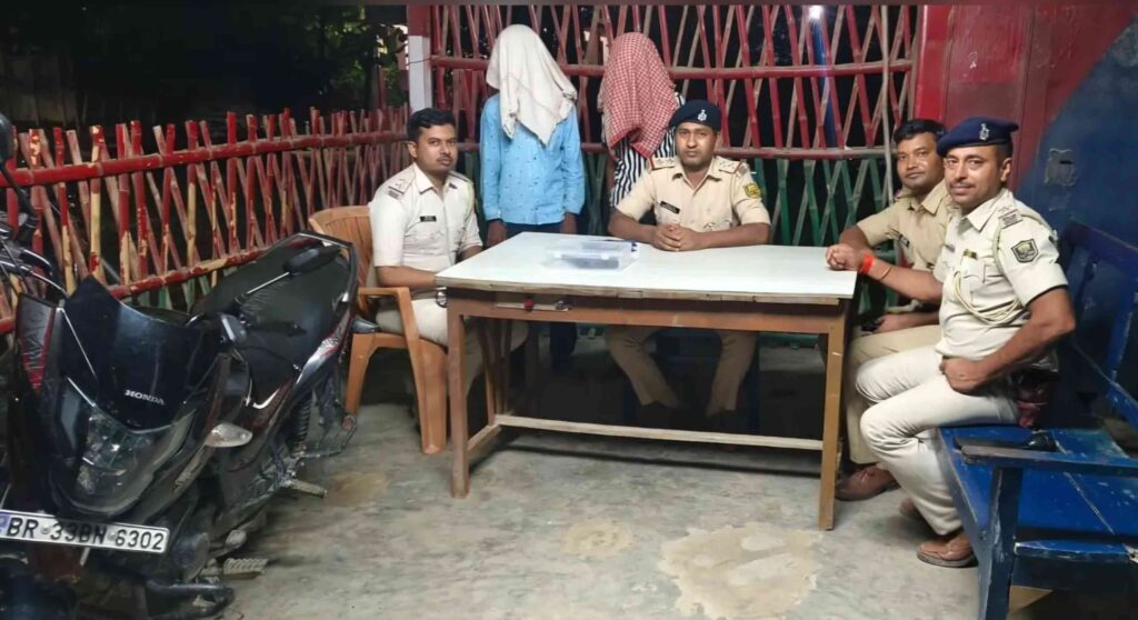 बिथान में वाहन जांच के दौरान देसी कट्टा के साथ खगड़िया का रहने वाला नाबालिग समेत दो धराया 1 23sam 18 23072026 59 61914b hero 1
