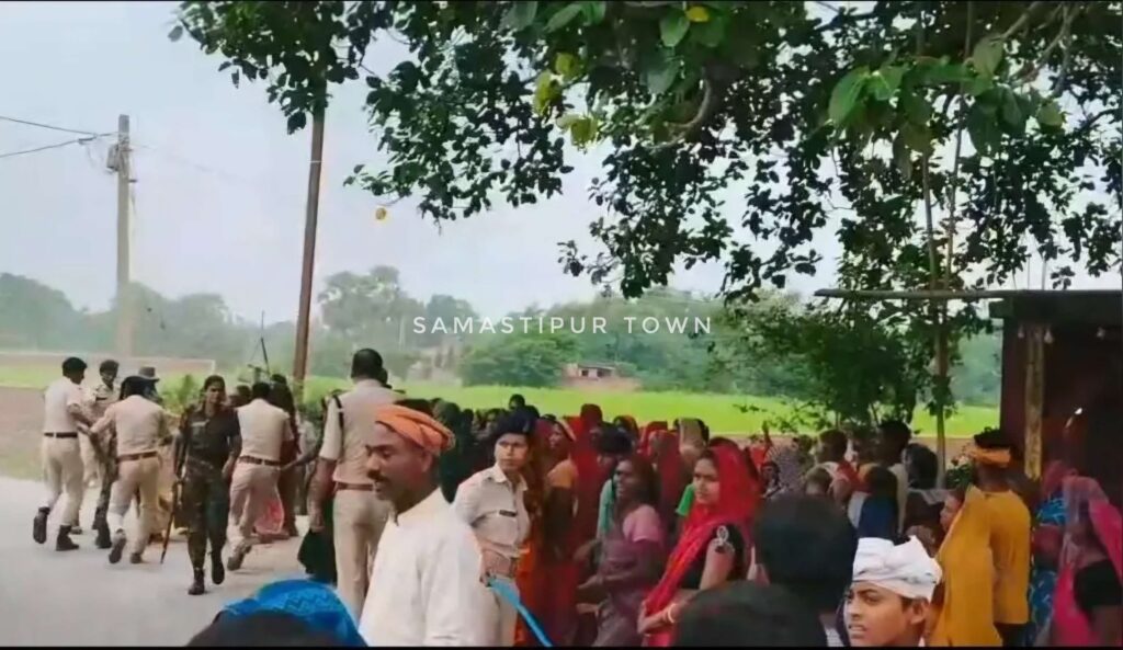 उप-मुख्यमंत्री विजय चौधरी के काफिले के दौरान समस्तीपुर में हंगामा, धक्का-मुक्की एवं झड़प के बीच एक पुलिसकर्मी घायल 1 5059c645 bc78 468e 98b0 4d99164bba55