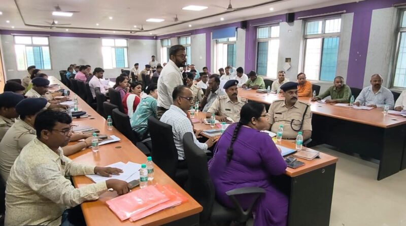 समस्तीपुर सदर अनुमंडल सभा कक्ष में अनुसूचित जाति एवं जनजाति अत्याचार निवारण मामलों की समीक्षा, लंबित मामलों के शीघ्र निष्पादन का निर्देश 1 FB IMG 1782868821922