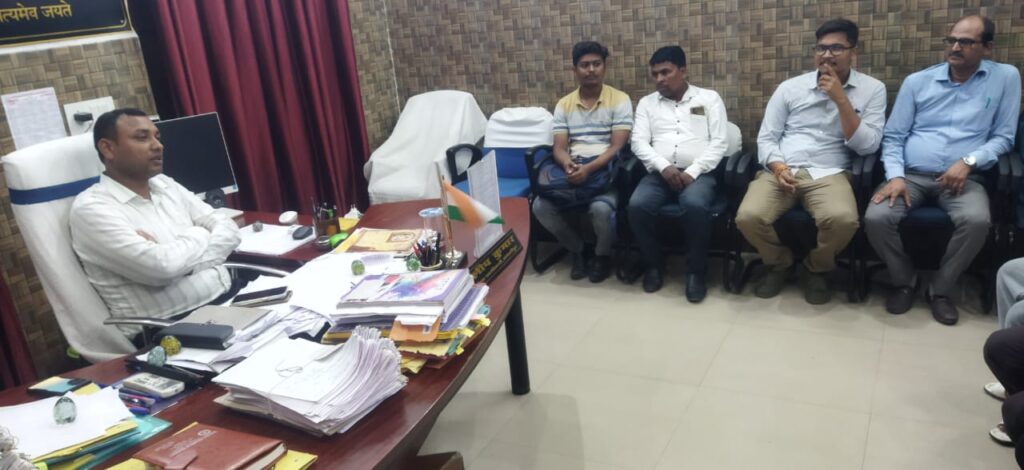 ओवरब्रिज मरम्मत कार्य को लेकर निजी स्कूलों के प्राचार्यों के साथ SDO ने की बैठक 1 IMG 20260708 WA0056