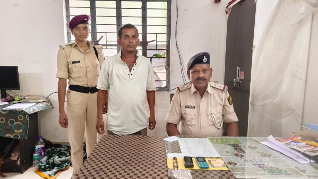समस्तीपुर रेलवे स्टेशन से छह नाबालिगों को ले जा रहा मानव तस्कर गिरफ्तार 1 IMG 20260709 WA0116