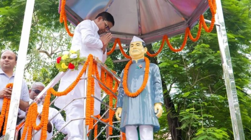 राजकीय समारोह में मनी पूर्व केंद्रीय मंत्री स्व. सत्यनारायण सिन्हा की 127वीं जयंती, समस्तीपुर नगर भवन की बदहाली पर उठे सवाल 1 IMG 20260709 WA0374