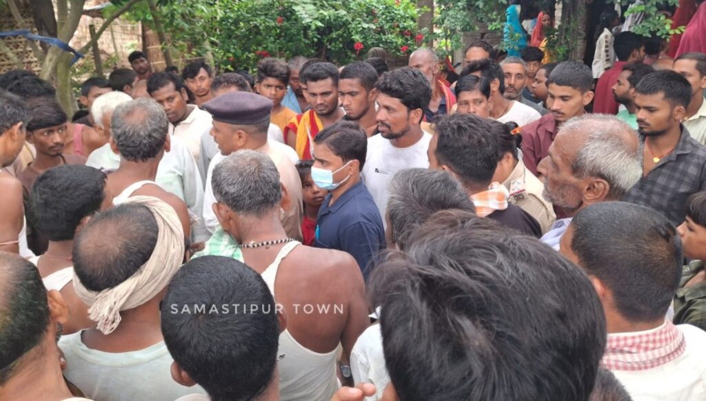 समस्तीपुर : सोये अवस्था में युवक की कुल्हाड़ी से का'टकर ह'त्या से गांव में सनसनी, हलई थाना क्षेत्र की घटना 1 IMG 20260727 WA0030