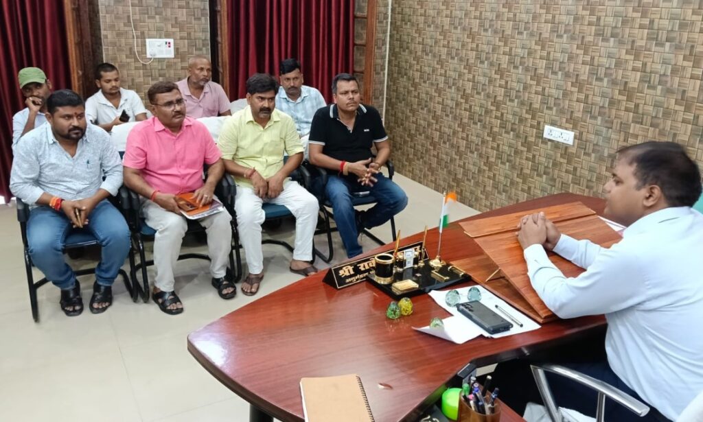 SDO से वार्ता के बाद ट्रक मालिकों ने समाप्त की हड़ताल, समस्याओं के समाधान का मिला आश्वासन 1 IMG 20260731 WA0015
