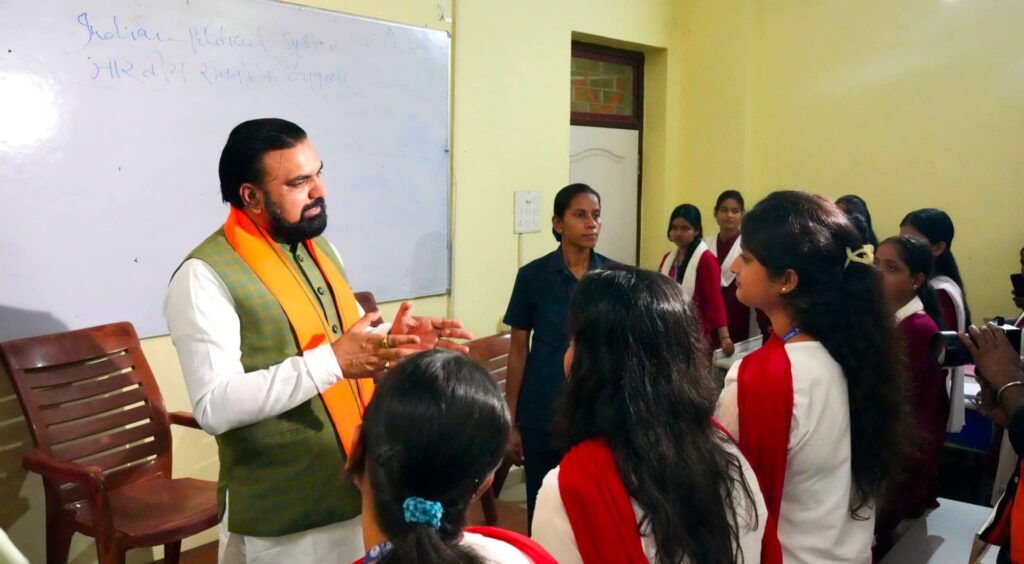 बिहार के छात्र-छात्राओं को सीएम सम्राट का तोहफा, हर माह सहयोग शिविर; विद्याथी पोर्टल पर भी 1 FB IMG 1787024307671