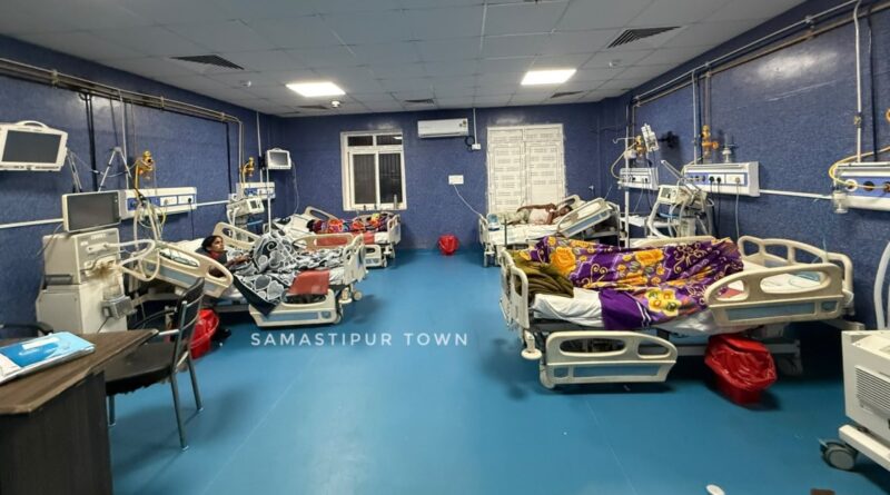 उद्घाटन के दो हफ्ते बाद ही सदर अस्पताल का ICU गार्ड के भरोसे, डॉक्टर व नर्सिंग स्टाफ गायब; 24 घंटे अलग-अलग शिफ्टों में तैनात किये गये थे डॉक्टर व नर्सिंग स्टाफ 1 IMG 20260805 WA0075 1