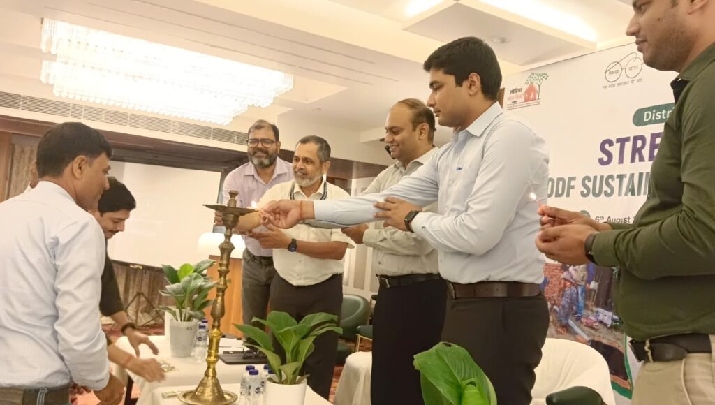 ODF स्थायित्व व स्वच्छता को लेकर जिला स्तरीय कार्यशाला आयोजित, विभागीय समन्वय पर जोर 1 IMG 20260806 WA0075