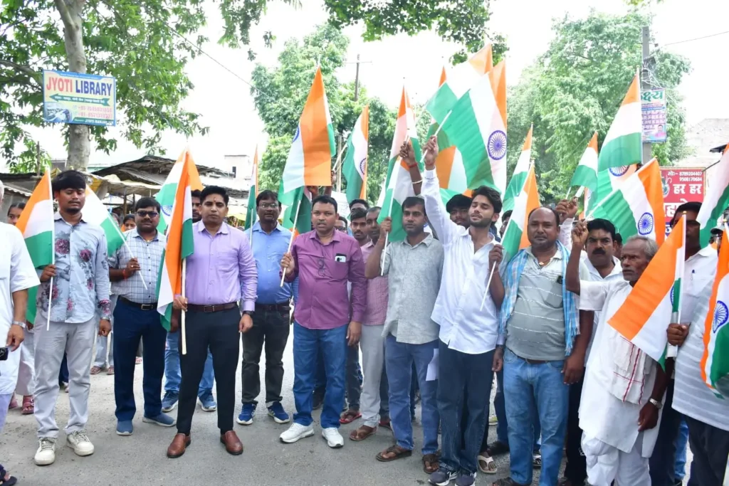 योगी चौक से निकली भव्य तिरंगा यात्रा, सैकड़ों लोगों ने लिया हिस्सा, दलसिंहसराय SDO भी हुए शामिल 1 IMG 20260812 WA0006