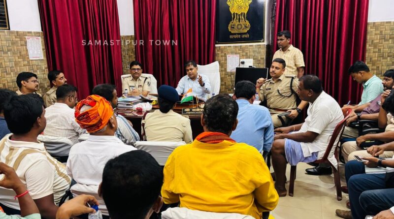 अंतिम सोमवारी को लेकर प्रशासन अलर्ट, शांति समिति की बैठक आयोजित; थानेश्वर मंदिर में कांवरियों की सुरक्षा के होंगे पुख्ता इंतजाम 1 IMG 20260819 WA0135