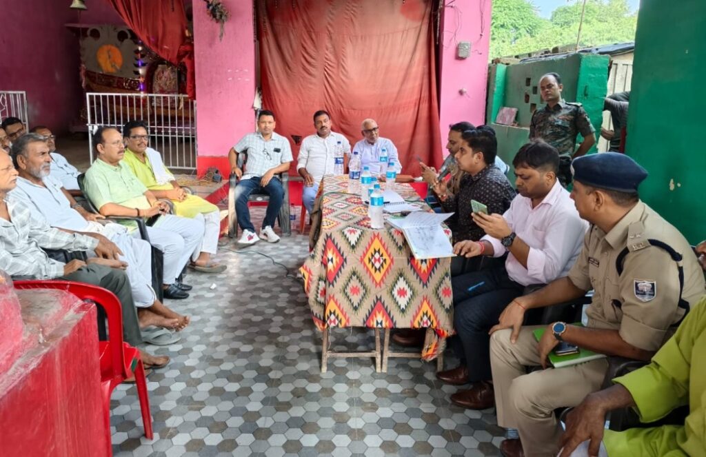 गांवपुर योगी चौक पर कांवड़ यात्रा को लेकर शांति समिति की बैठक आयोजित, भारी वाहनों पर रोक सहित कई मुद्दों पर बनी सहमति 1 IMG 20260821 WA0153
