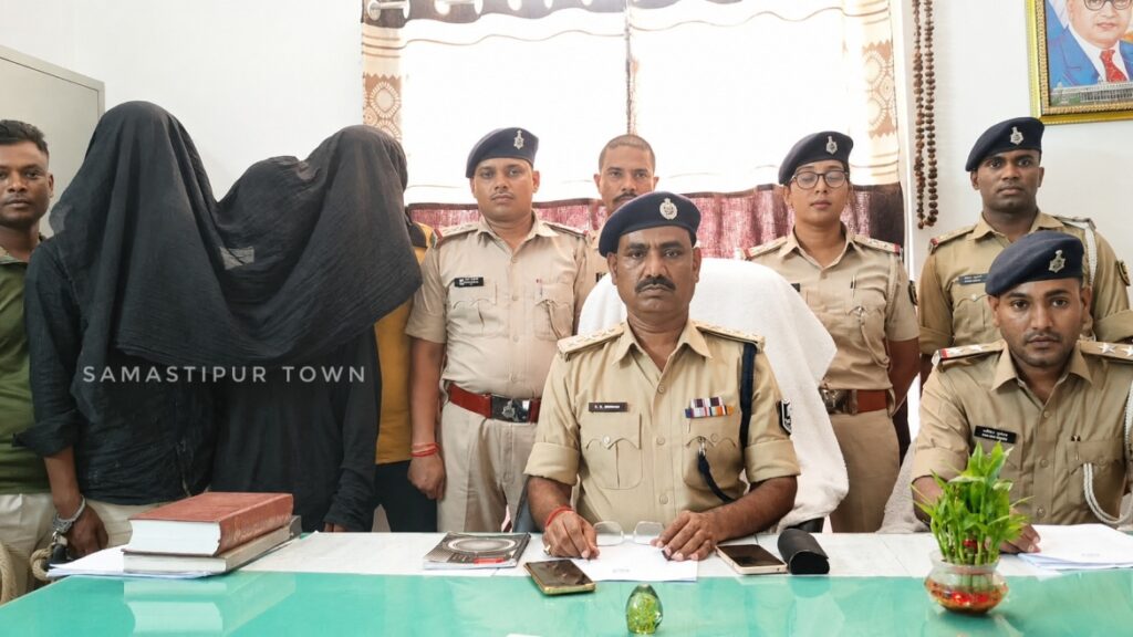 बड़ी वारदात की साजिश रच रहे तीन बदमाश को समस्तीपुर पुलिस ने किया गिरफ्तार, हथियार व गांजा बरामद 1 file 0000000040008211bc68ad0bd1e9726d