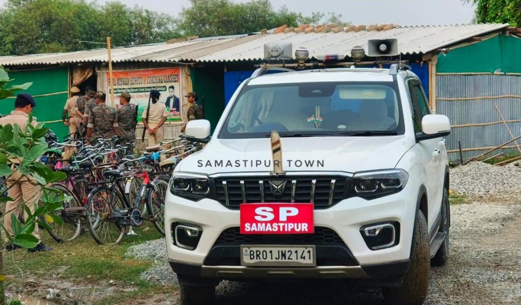 नाबालिग छात्रों को पैसे देकर राजनीतिक गतिविधियों और Gen-Z आंदोलन में शामिल कराने का आरोप, 2 शिक्षकों समेत 4 पर FIR; कोचिंग पर पहुंचे SP 1 FB IMG 1789544812993