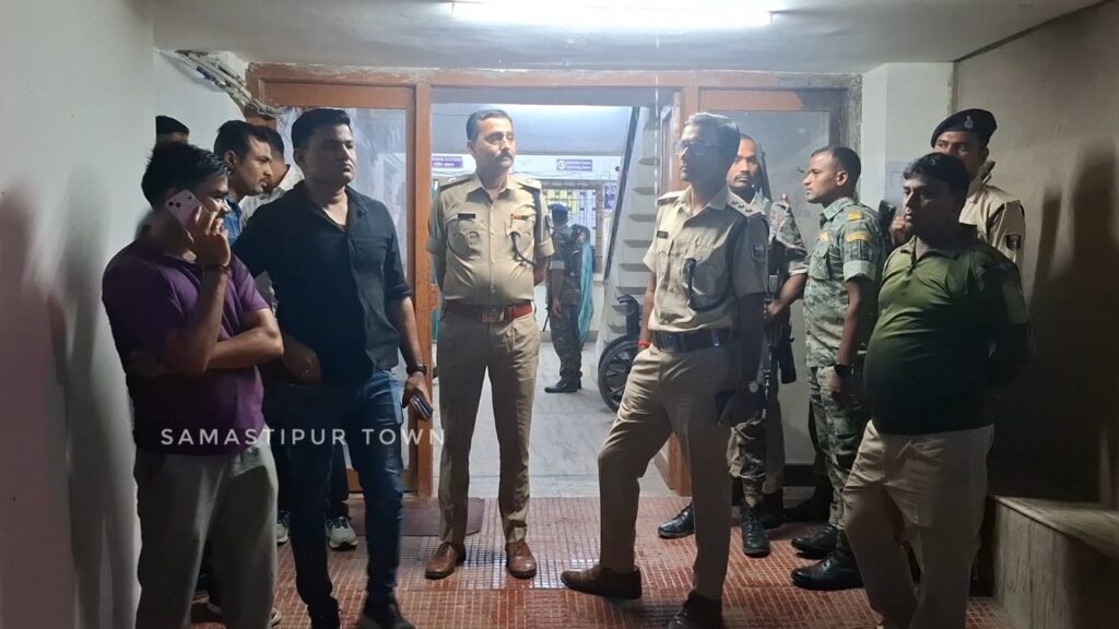 हाफ-एनकाउंटर में जख्मी कुख्यात मनीष सिंह पर अलग-अलग जिलों में दो दर्जन से अधिक मामले दर्ज, एक अन्य साथी भी गिरफ्तार 1 20261029 2029001