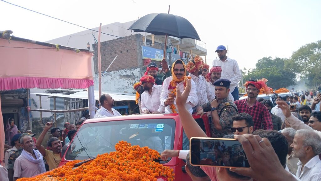 बिना परमिशन रोड शो निकाल फंसे अनंत सिंह और अनुज; MLC चुनाव से पहले दोनों पर 3 केस दर्ज 1 HU VeOla4AEZKKi