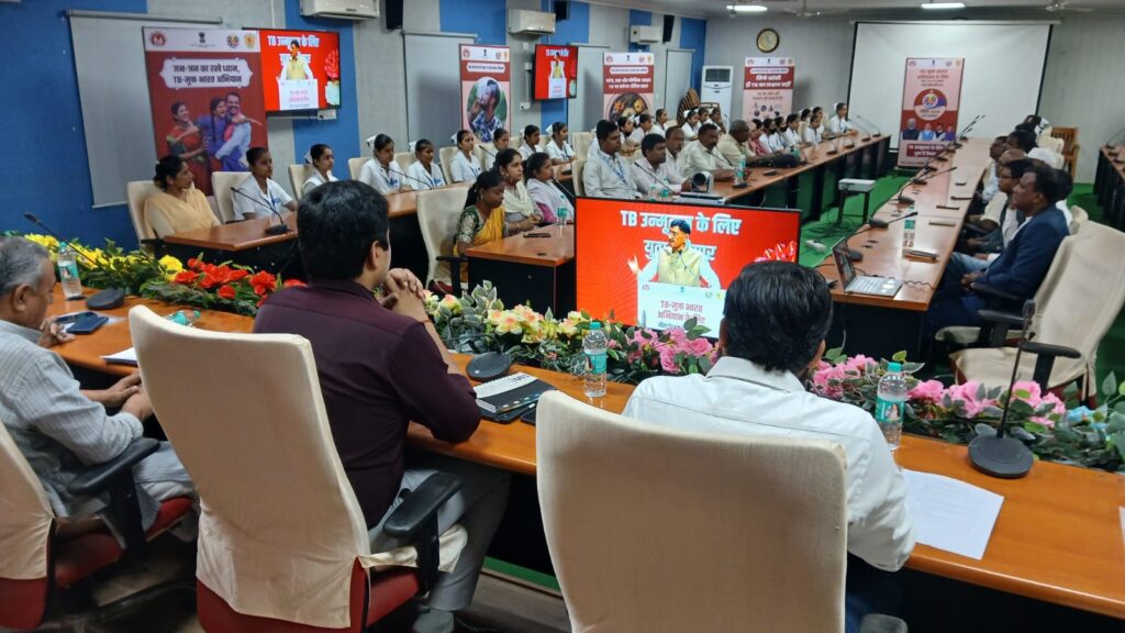 टीबी-मुक्त भारत अभियान की बैठक में जागरूकता और स्क्रीनिंग पर दिया गया जोर, DDC ने की टीबी-मुक्त भारत अभियान की समीक्षा 1 IMG 20261008 WA0078