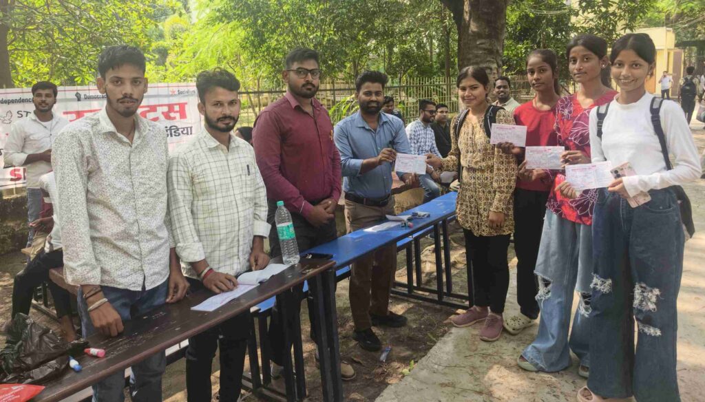 आरबी कॉलेज दलसिंहसराय में SFI का सदस्यता अभियान, सैकड़ों छात्र-छात्राएं संगठन से जुड़े 1 IMG 20261025 WA0026